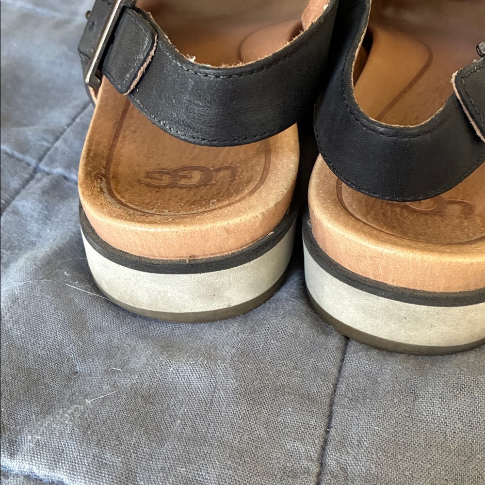 Ugg Black & Tan Women's Sandals, Size 8 - Picture 4 of 6